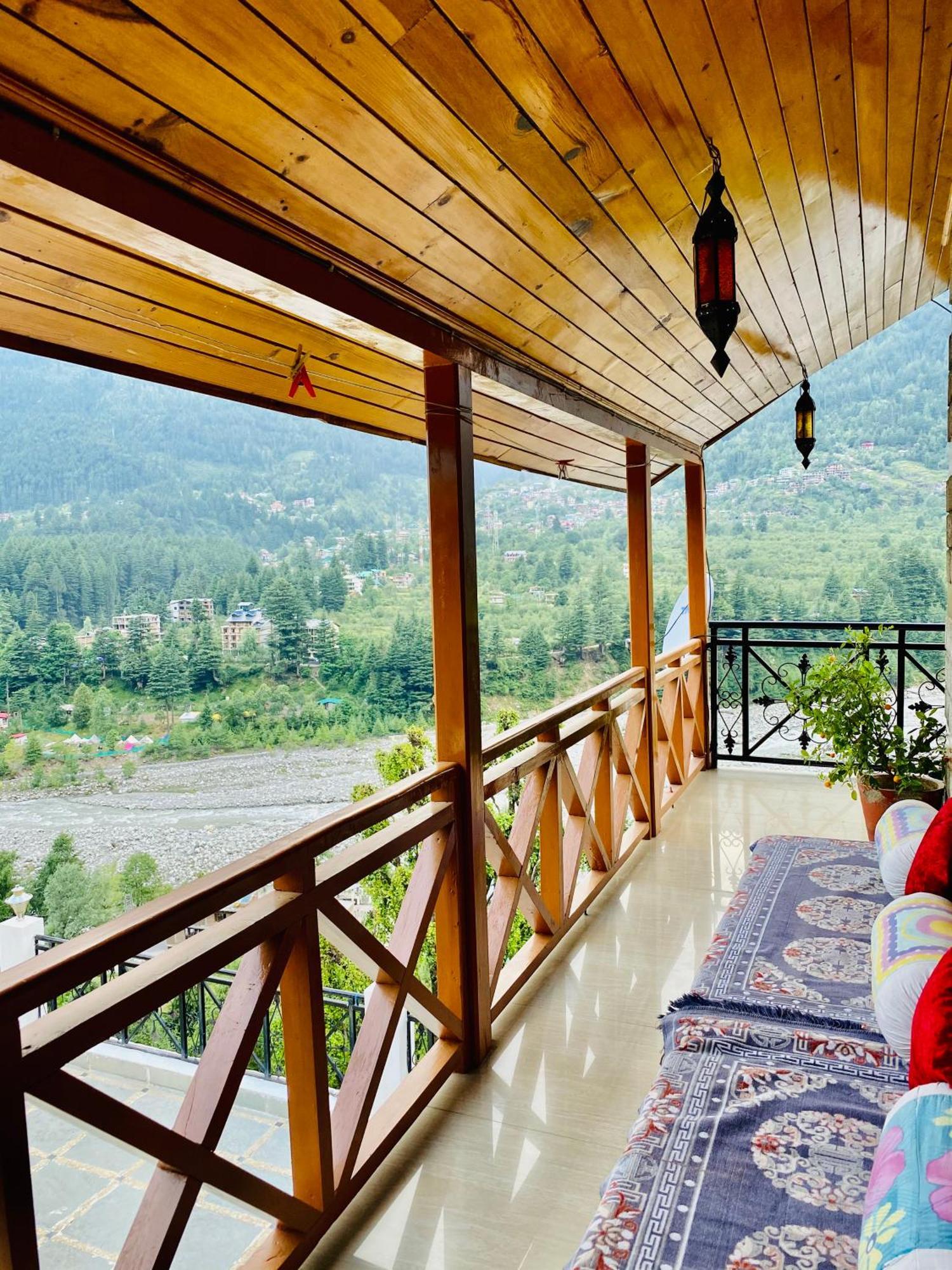 Hotel Hollywood Manali - Scenic River & Mountain View With Premium Rooms ภายนอก รูปภาพ