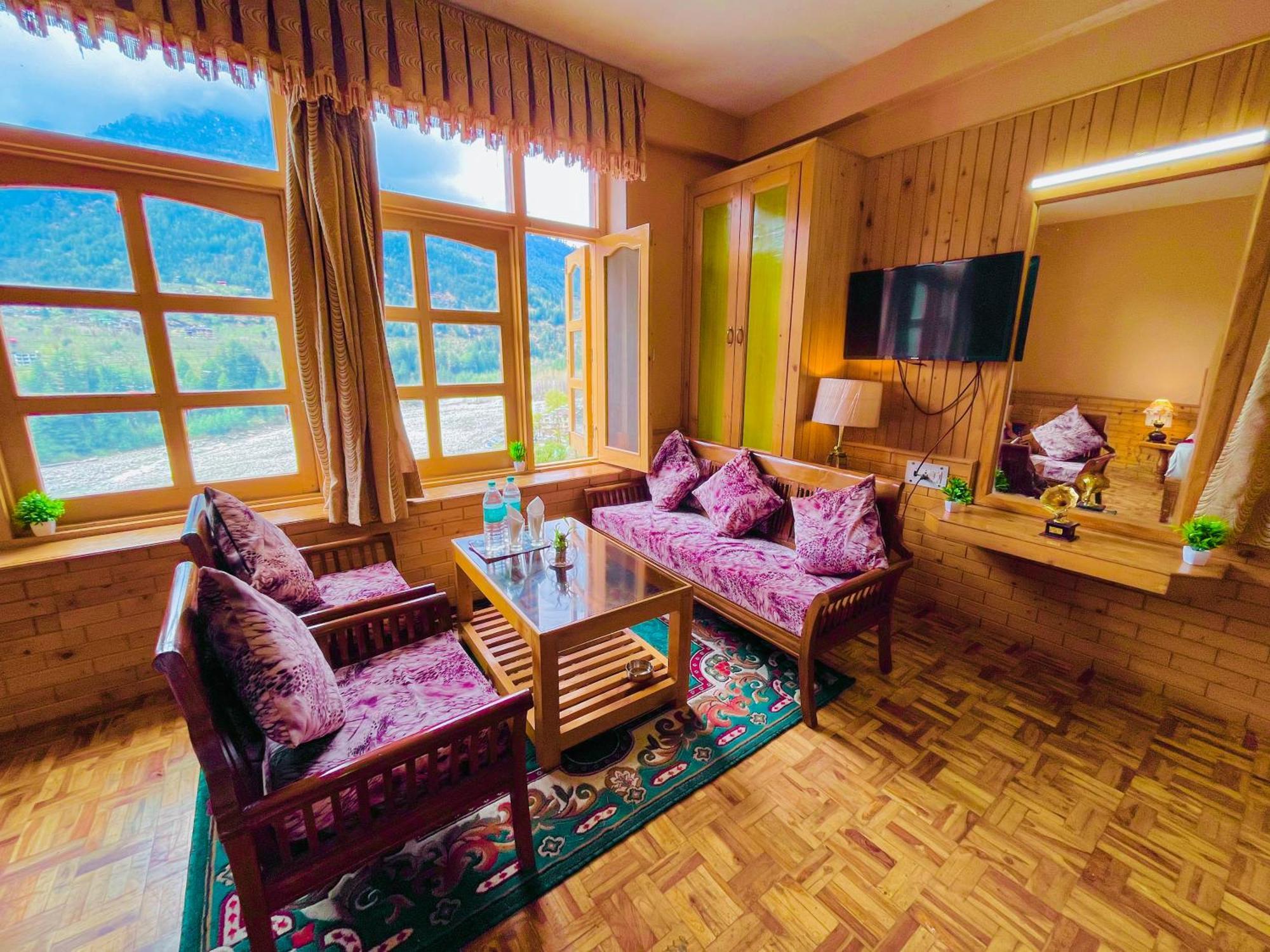 Hotel Hollywood Manali - Scenic River & Mountain View With Premium Rooms ภายนอก รูปภาพ