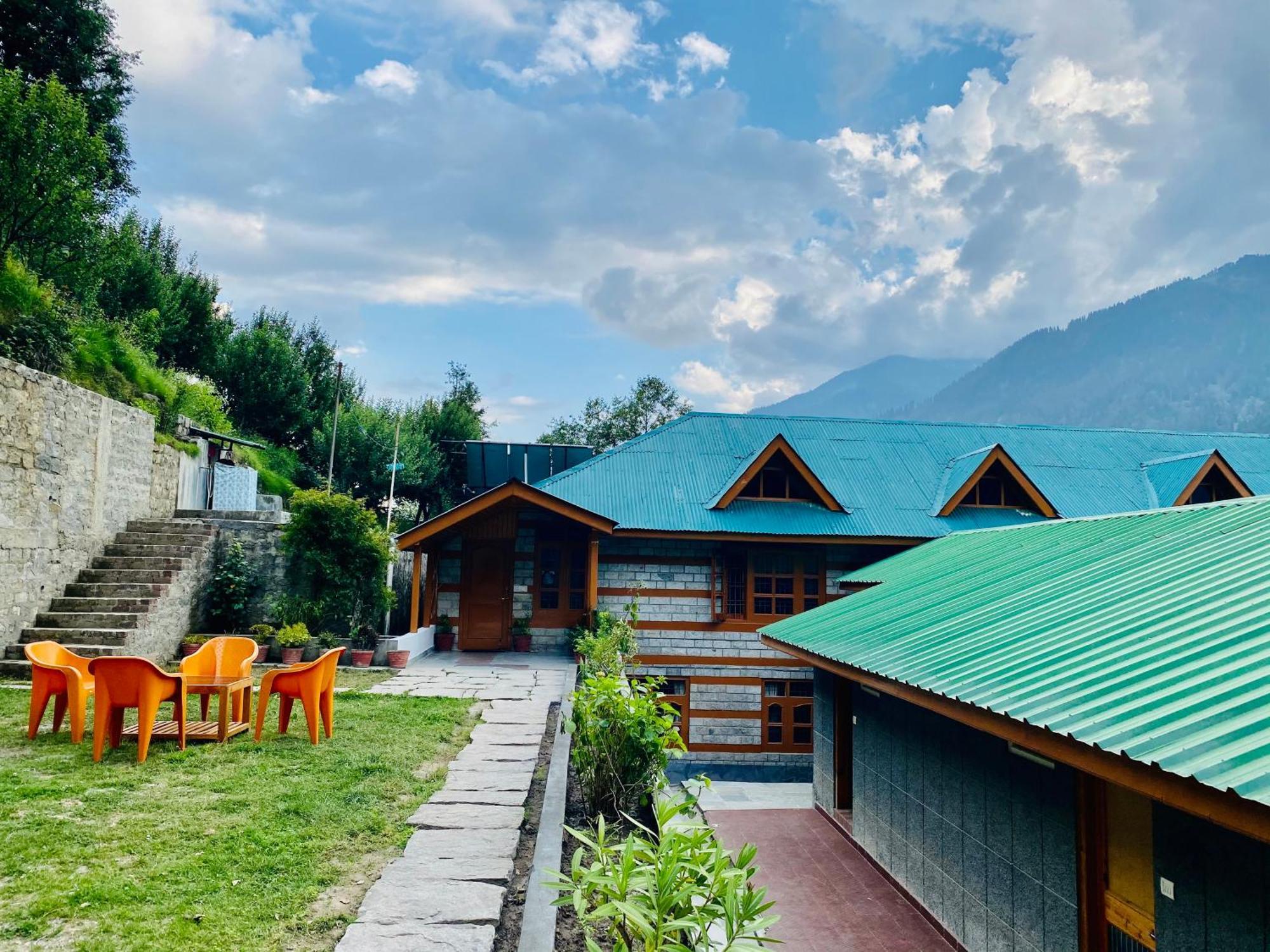 Hotel Hollywood Manali - Scenic River & Mountain View With Premium Rooms ภายนอก รูปภาพ