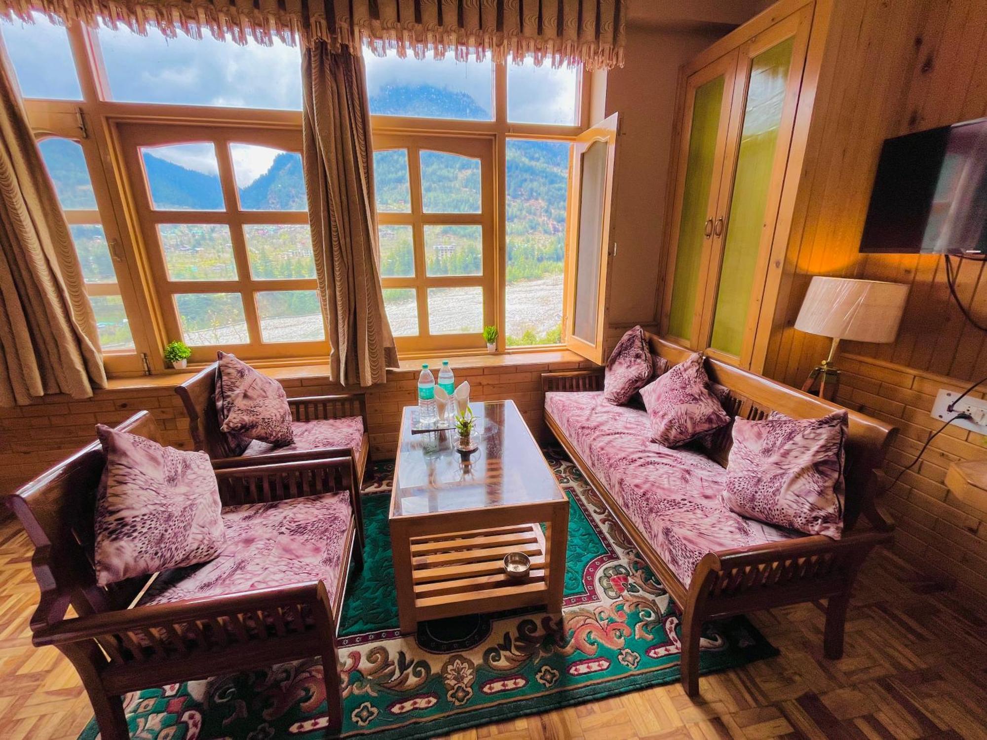 Hotel Hollywood Manali - Scenic River & Mountain View With Premium Rooms ภายนอก รูปภาพ