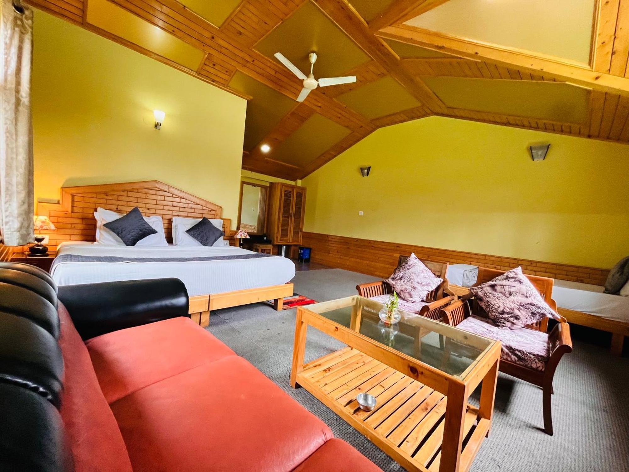 Hotel Hollywood Manali - Scenic River & Mountain View With Premium Rooms ภายนอก รูปภาพ
