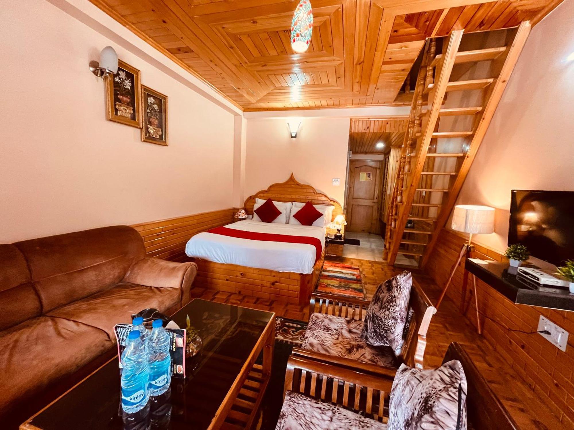Hotel Hollywood Manali - Scenic River & Mountain View With Premium Rooms ภายนอก รูปภาพ