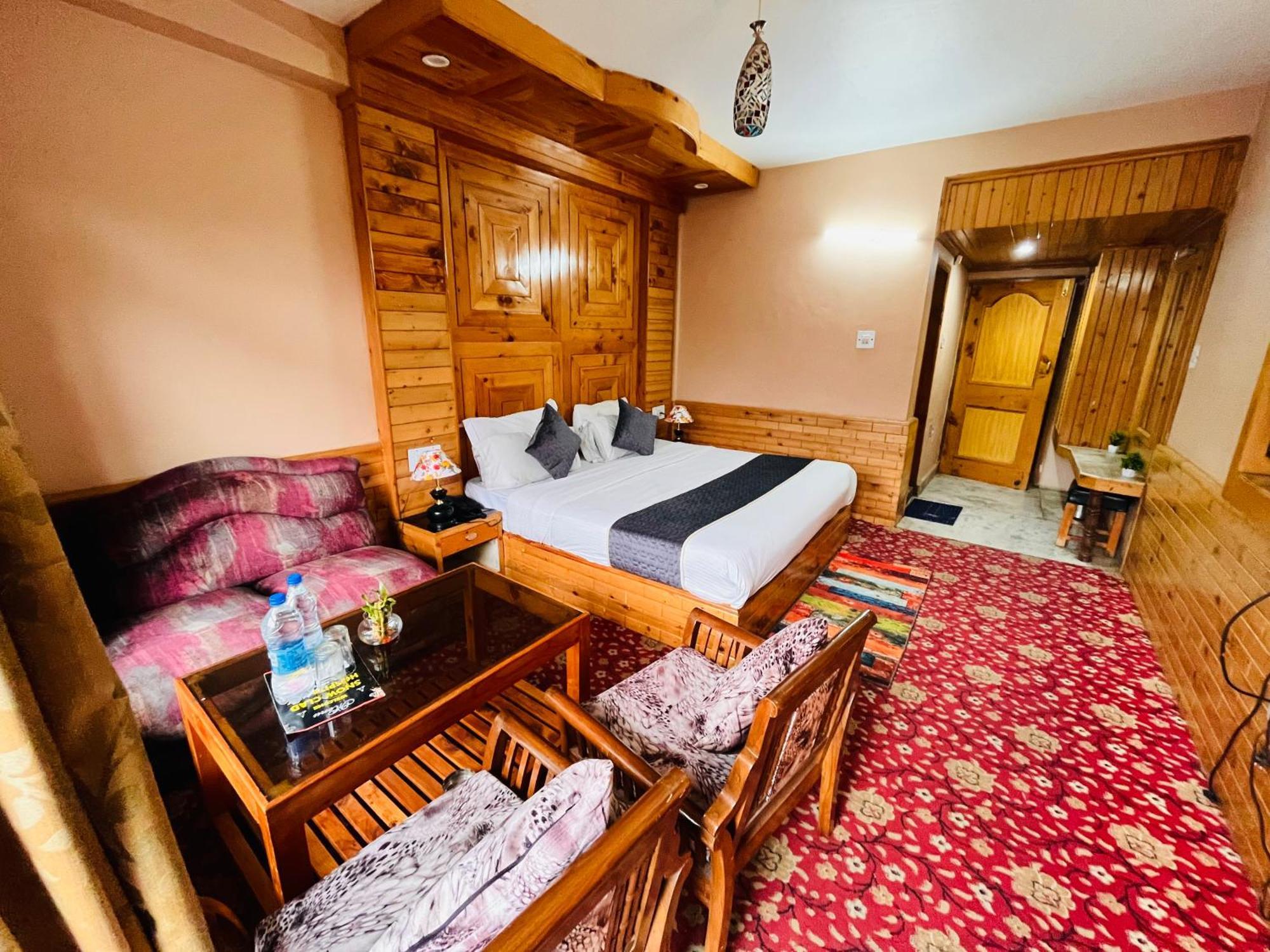 Hotel Hollywood Manali - Scenic River & Mountain View With Premium Rooms ภายนอก รูปภาพ