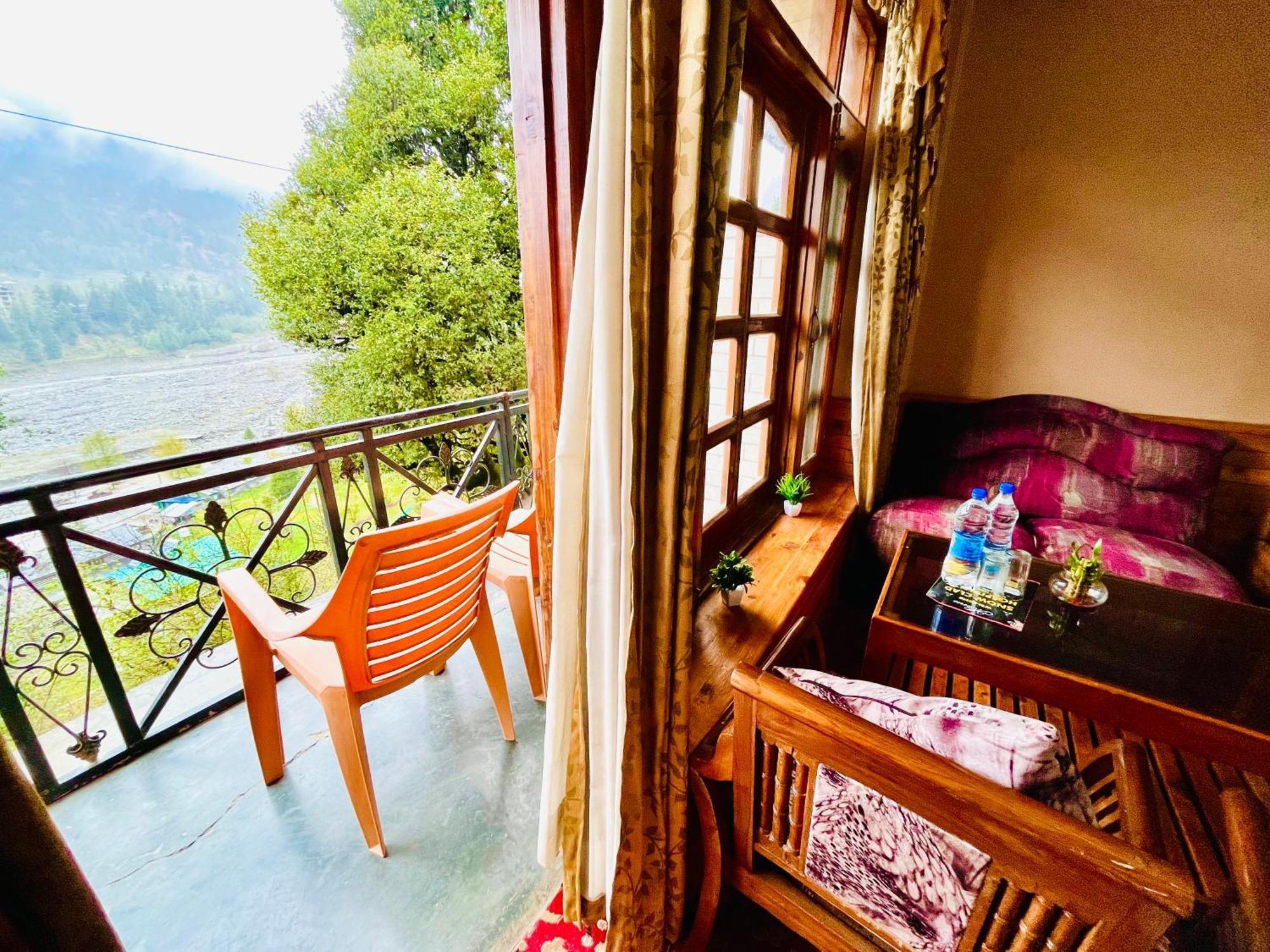 Hotel Hollywood Manali - Scenic River & Mountain View With Premium Rooms ภายนอก รูปภาพ