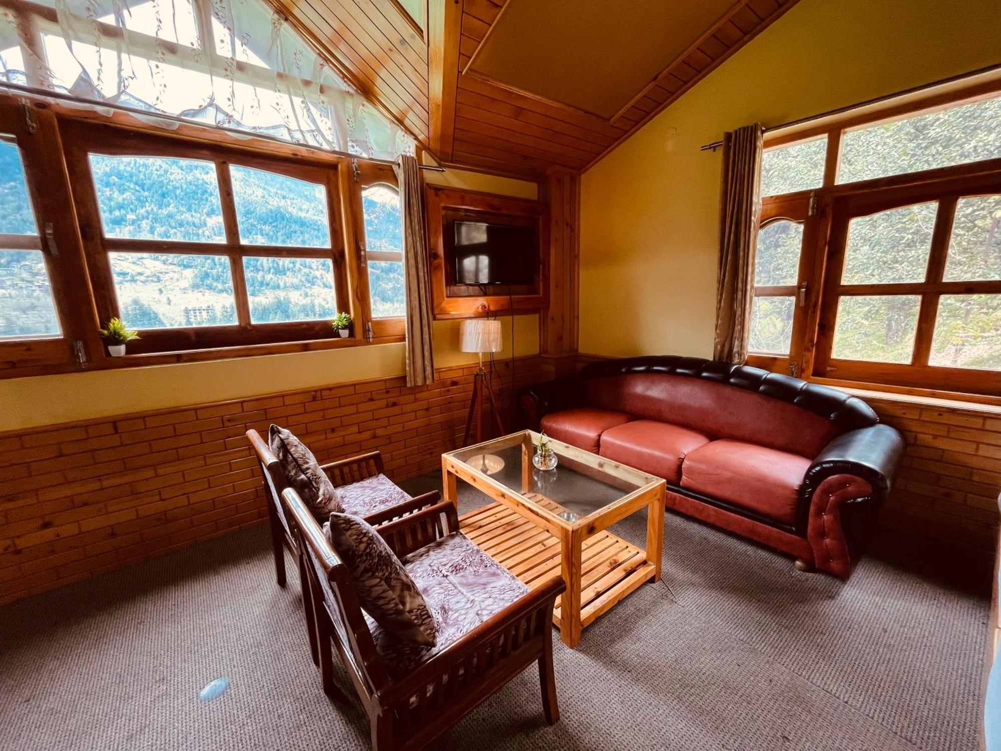 Hotel Hollywood Manali - Scenic River & Mountain View With Premium Rooms ภายนอก รูปภาพ