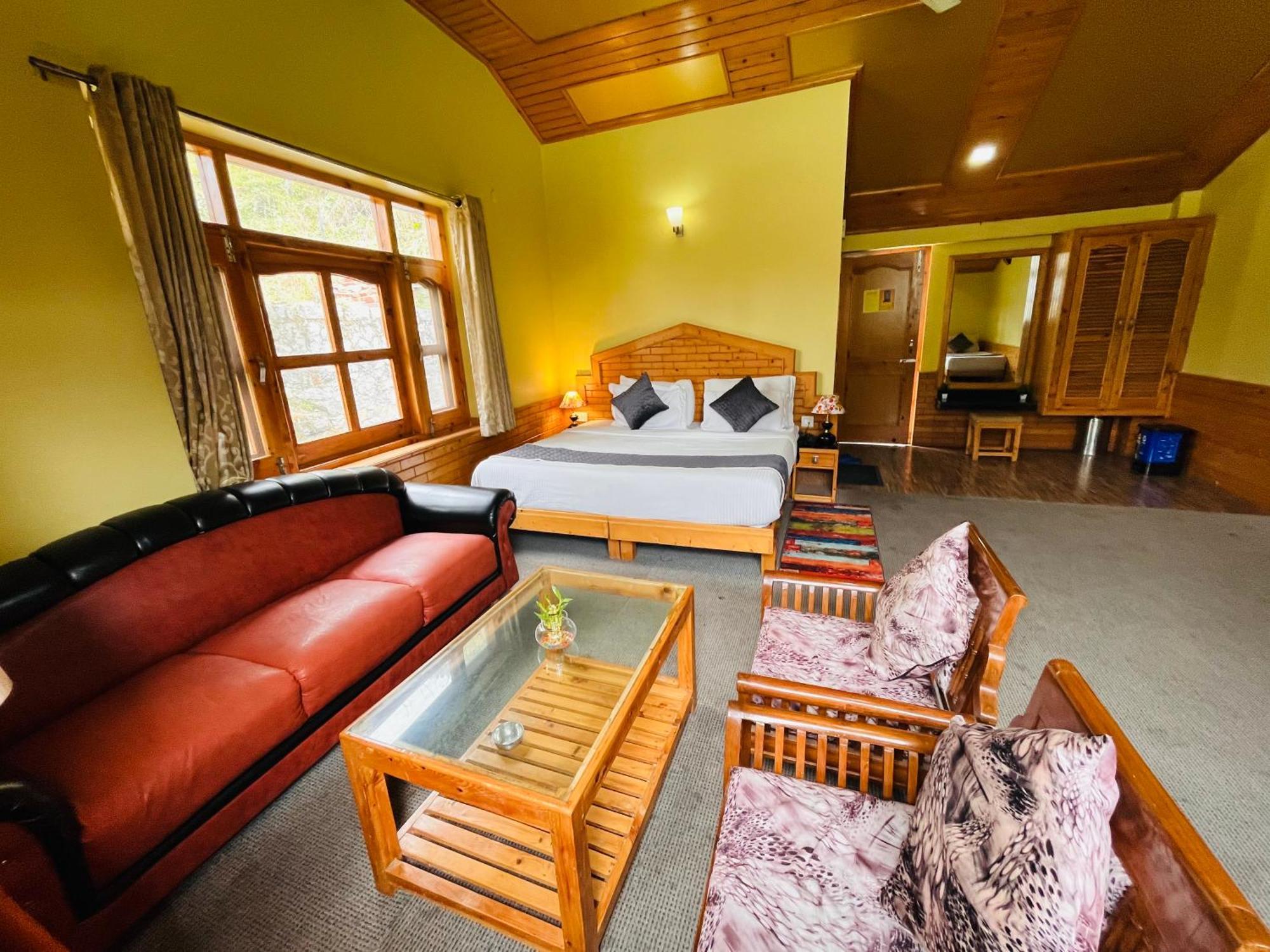 Hotel Hollywood Manali - Scenic River & Mountain View With Premium Rooms ภายนอก รูปภาพ