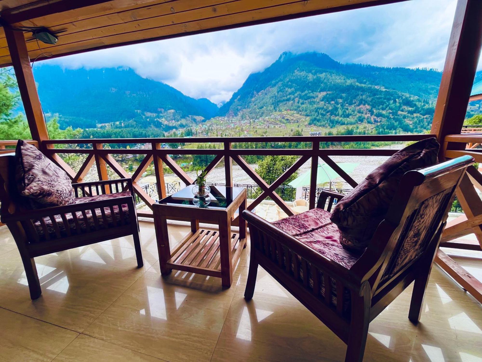 Hotel Hollywood Manali - Scenic River & Mountain View With Premium Rooms ภายนอก รูปภาพ